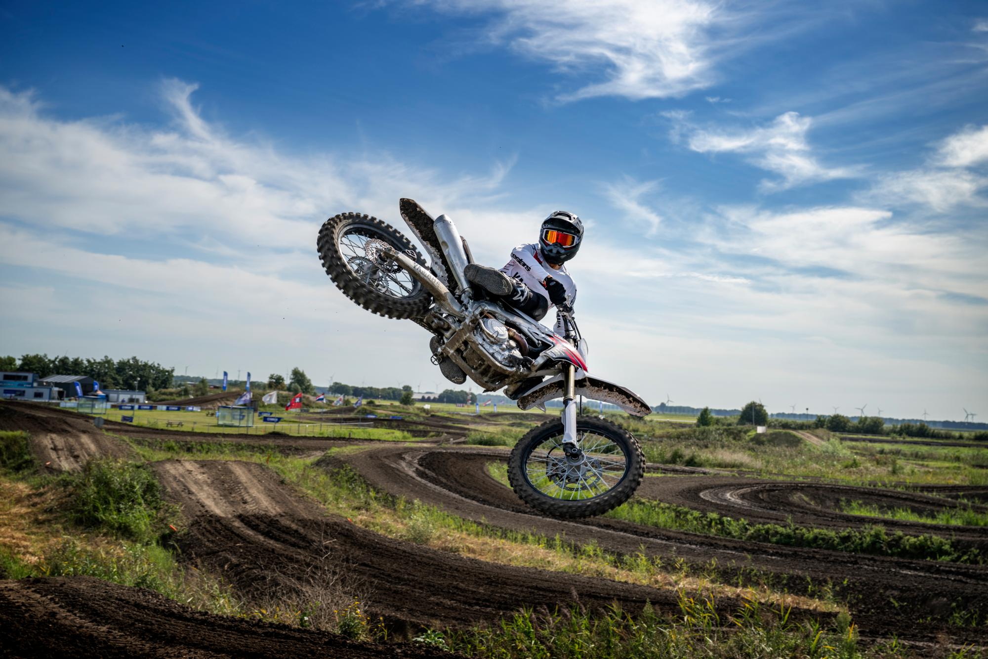 OFF ROAD COMPETITION